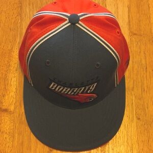 NBA CHARLOTTE BOBCATS 2006 Fitted Baseball Cap